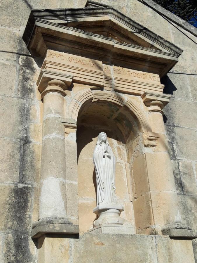 Mas De La Chapelle Sainte-Elisabeth Villa Tarascon Luaran gambar