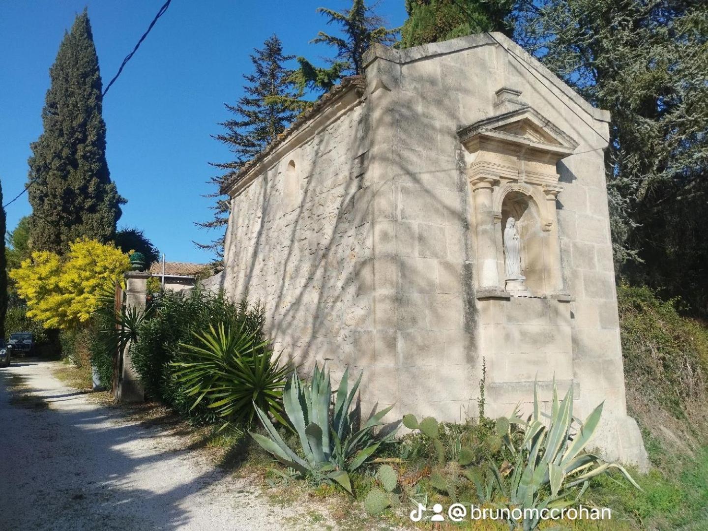 Mas De La Chapelle Sainte-Elisabeth Villa Tarascon Luaran gambar