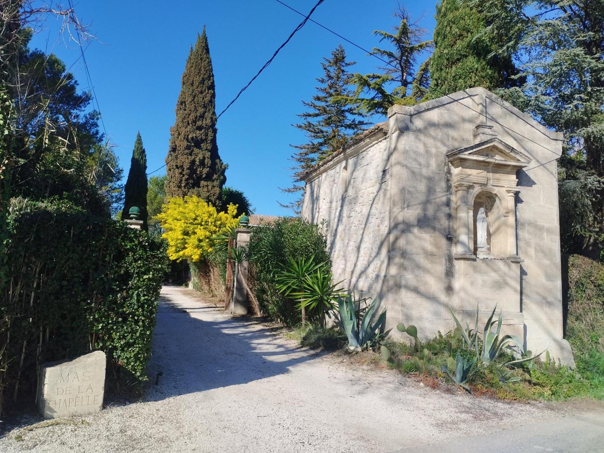 Mas De La Chapelle Sainte-Elisabeth Villa Tarascon Luaran gambar