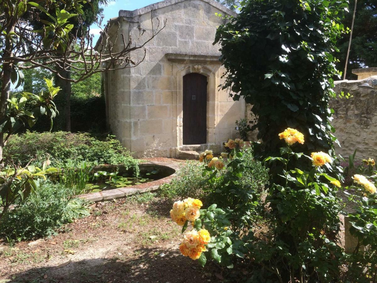 Mas De La Chapelle Sainte-Elisabeth Villa Tarascon Luaran gambar
