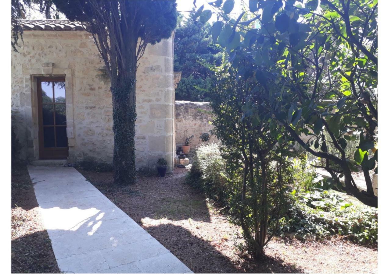 Mas De La Chapelle Sainte-Elisabeth Villa Tarascon Luaran gambar